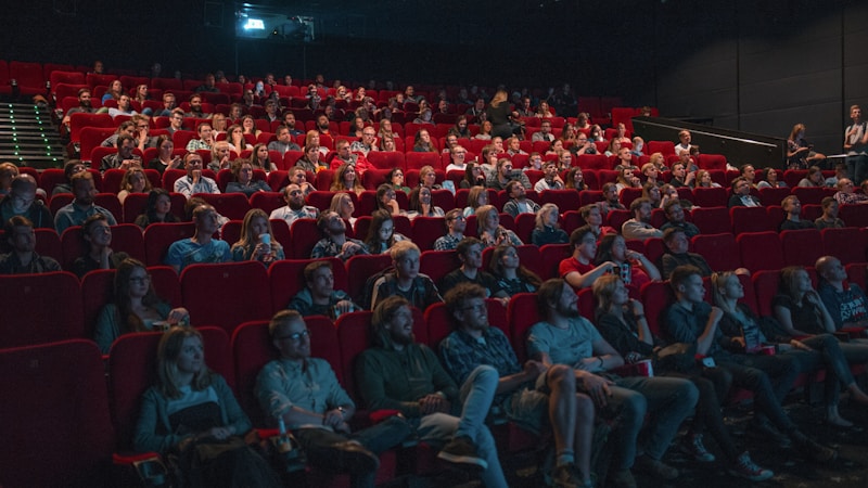 懐かしい映画の楽しみ方ガイド|ひとり時間も家族時間も深まる名作の味わい方